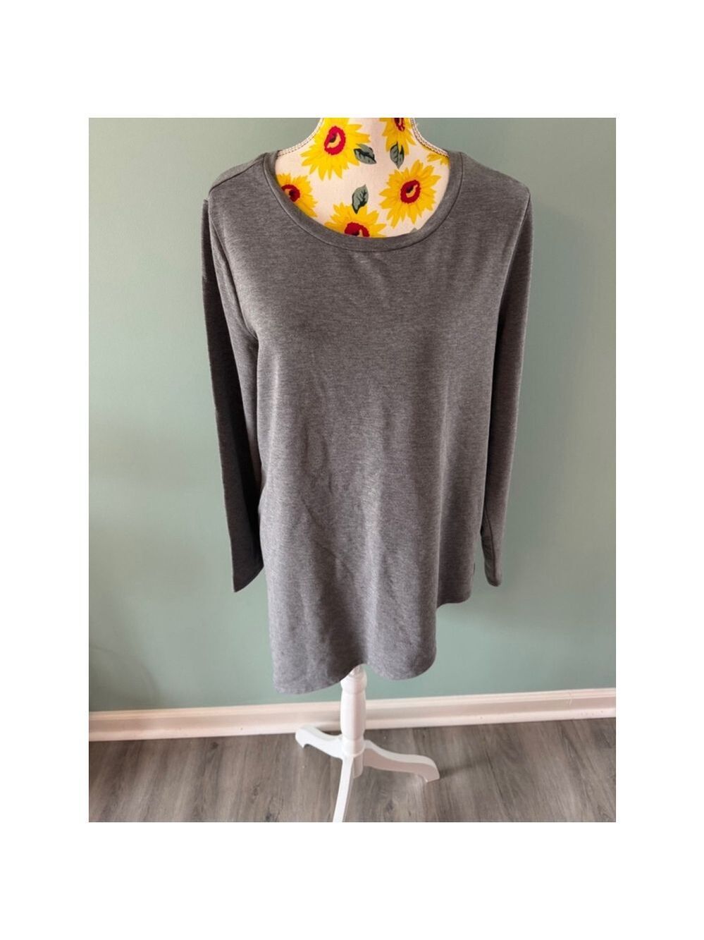 Women's Torrid Top, Size 00, Gray
